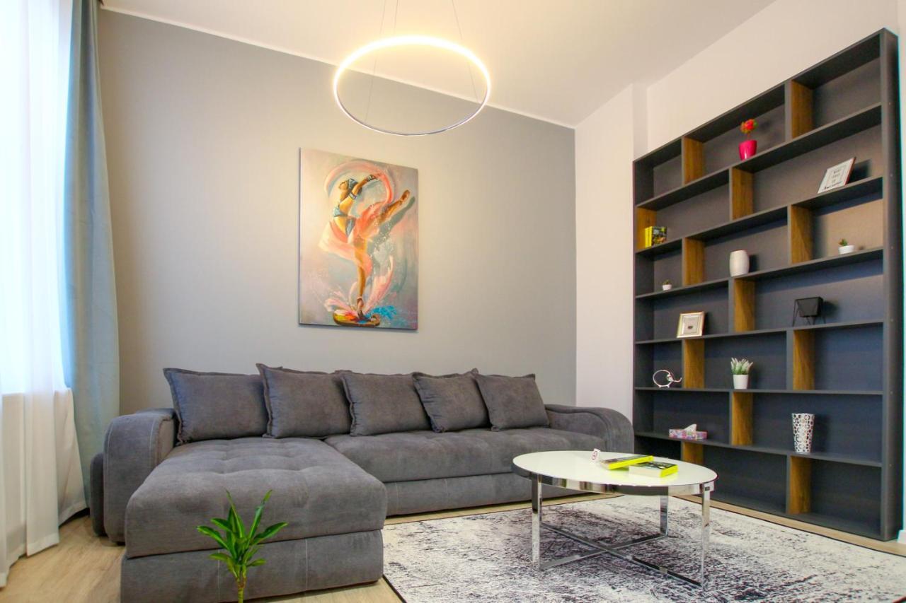 Mianelly Center Apartment คอนสตันซา ภายนอก รูปภาพ